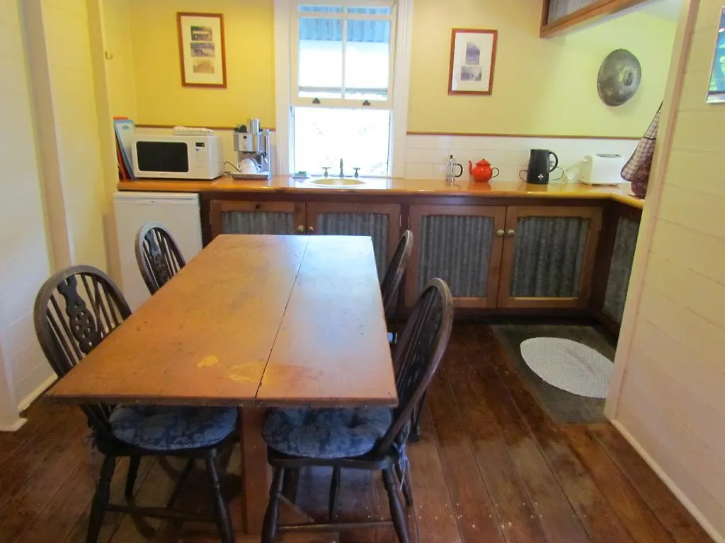 Whitsunday Heritage Cane Cutters Cottage Cannon Valley 0*,  Australien